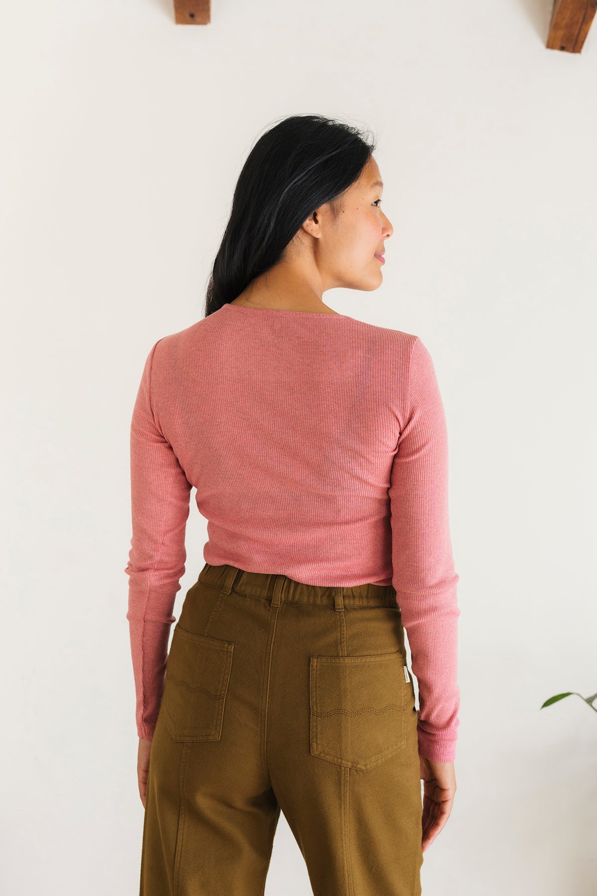 waist-length cut basic pink top