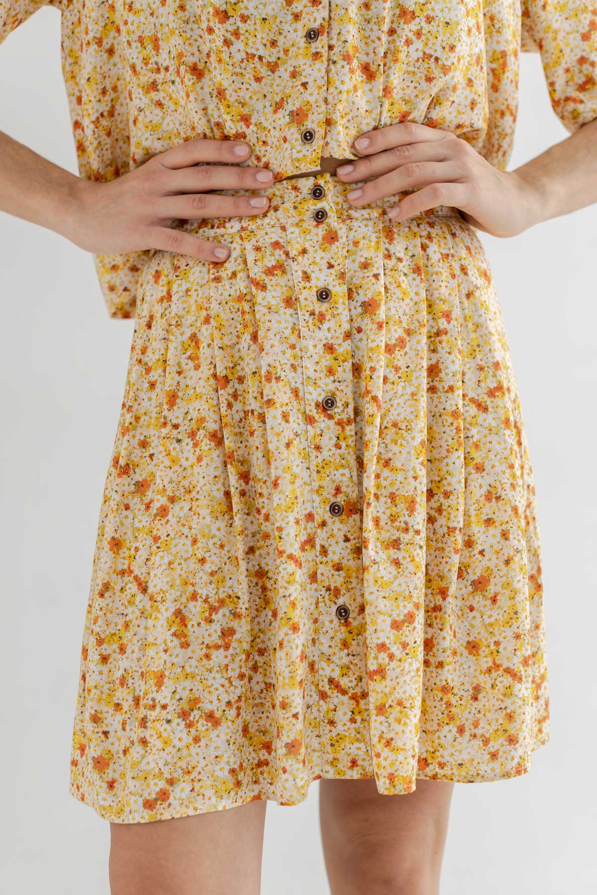 Golden flowers button-down skirt women flower top wear view front