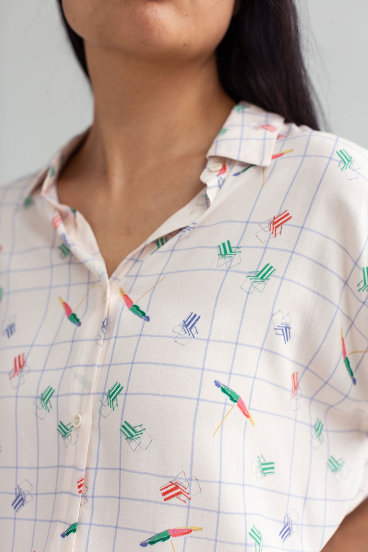 Patterned light weight shirt women detail front
