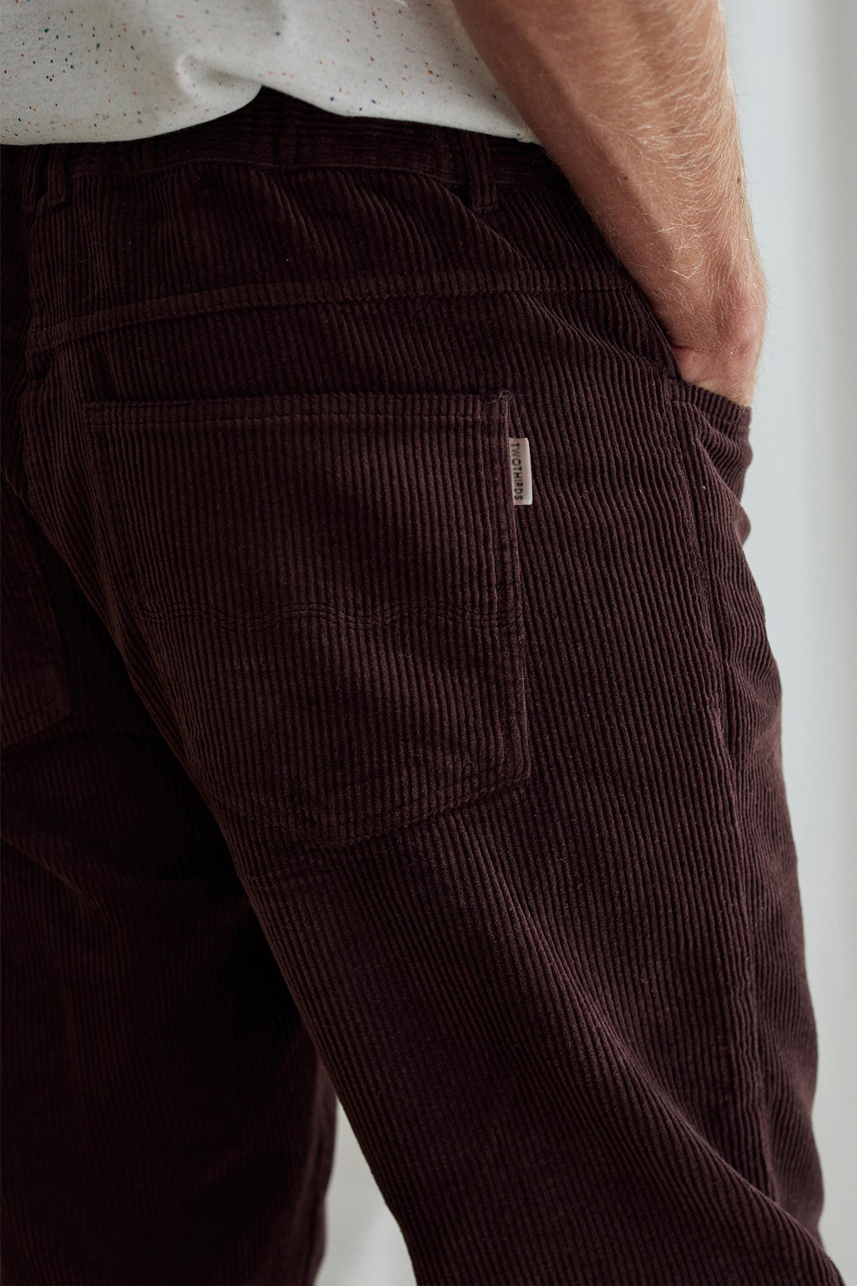 meta-hover, Men’s sustainable corduroy trousers