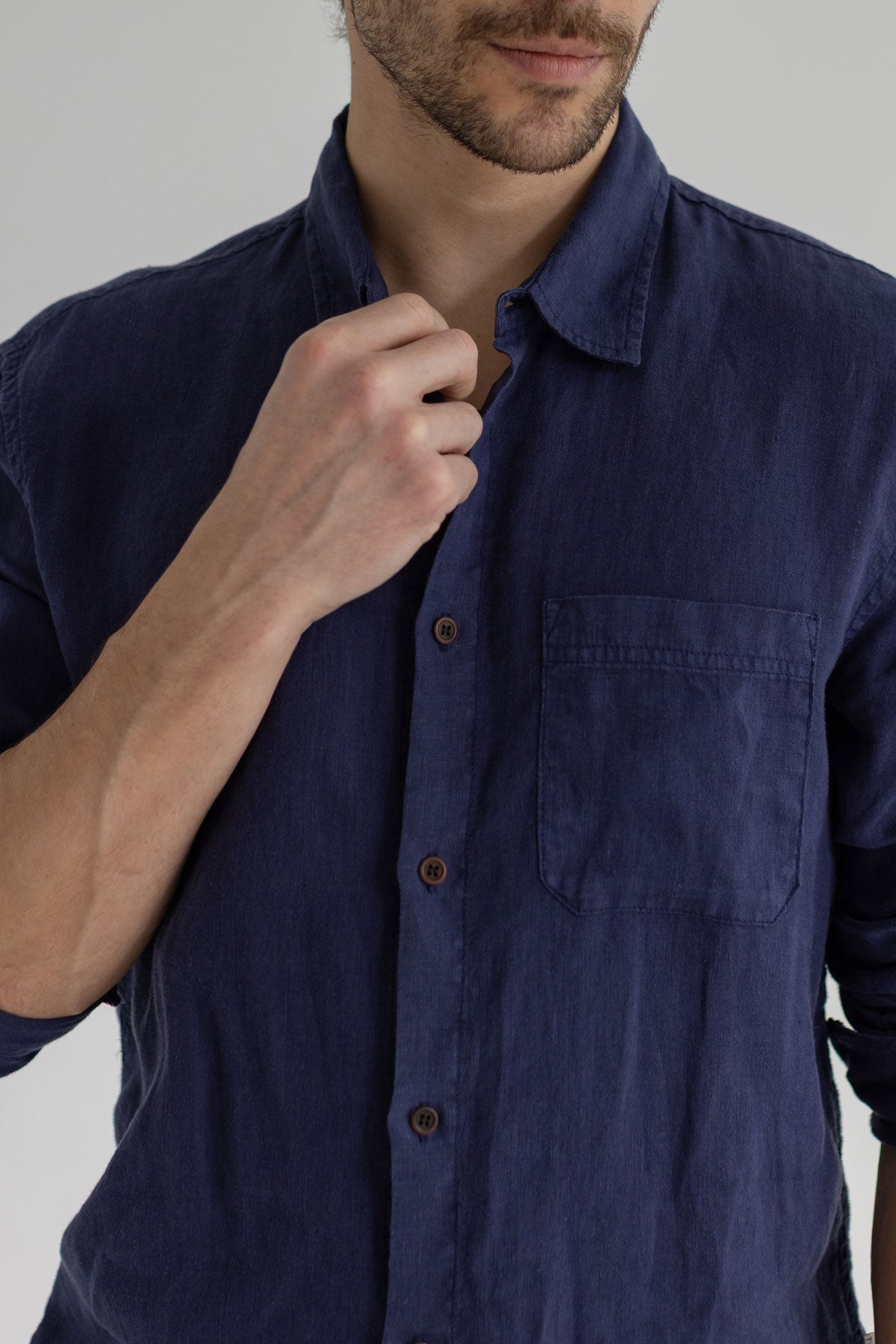Navy blue linen shirt men detail front