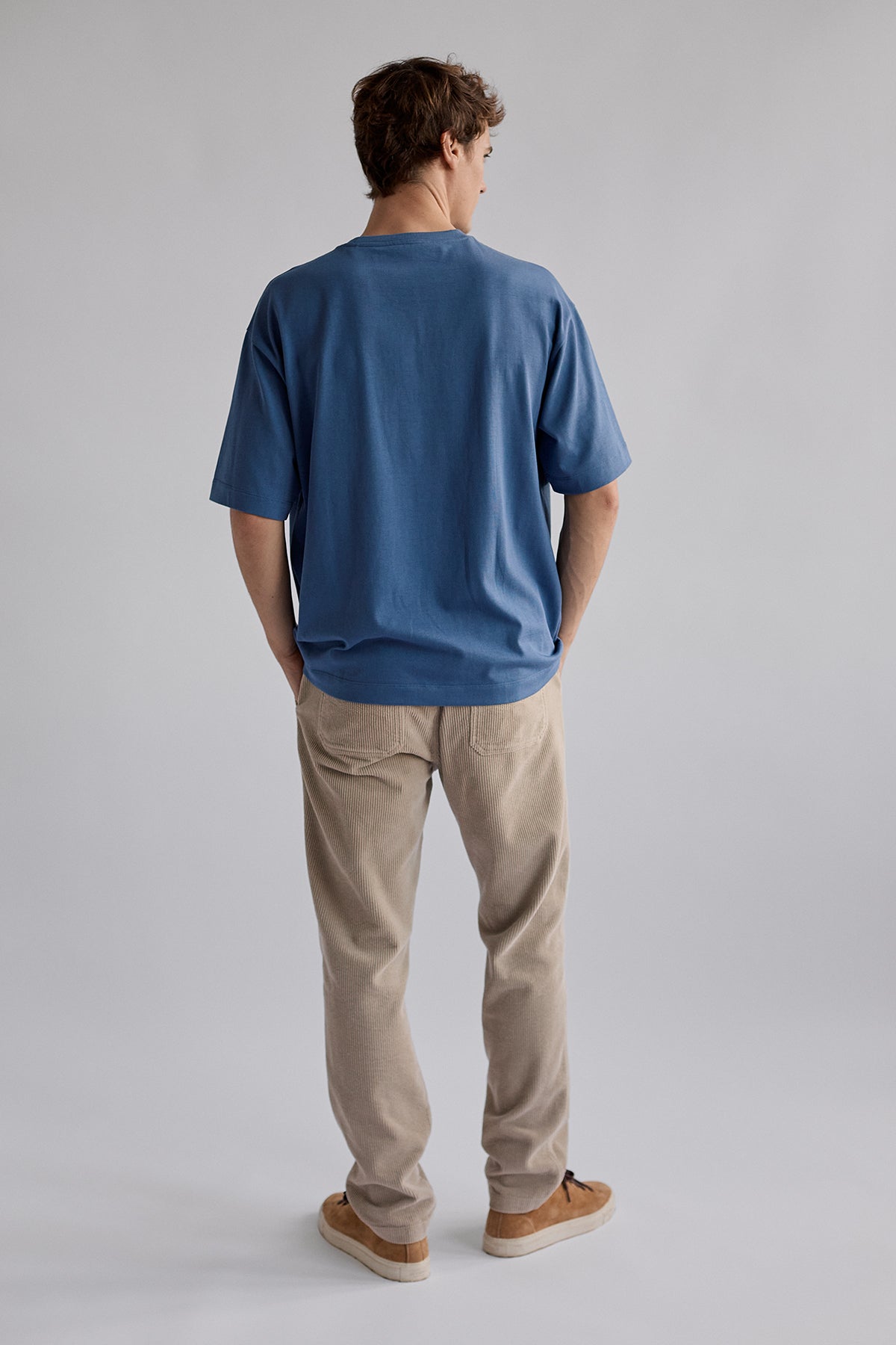 elastic waistband on sustainable trousers