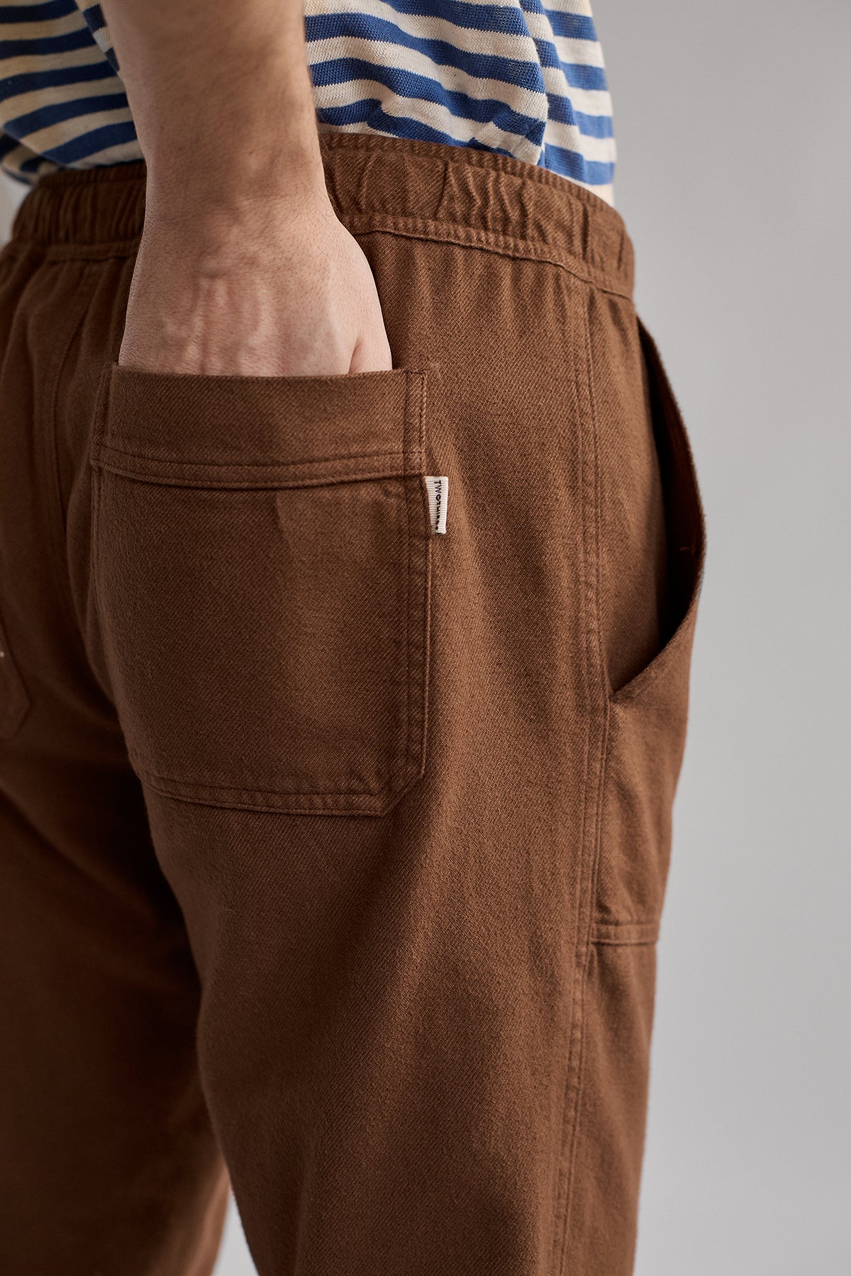 eco-friendly flannel trousers with four functional pockets